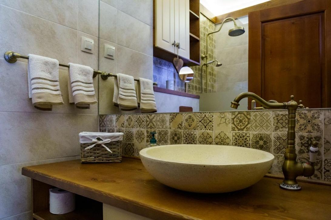 Mountain Villa Jordan- With Jacuzzi 拉兹洛格 外观 照片